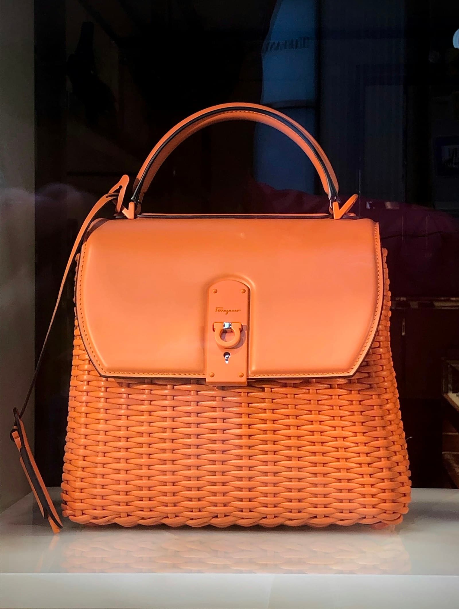 Websites and apps for leather goods businesses